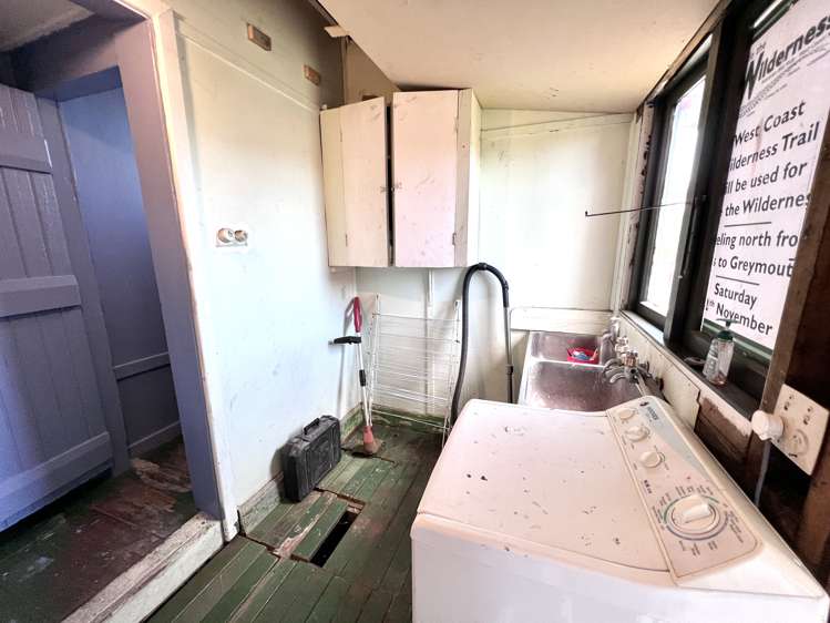 15 Rolleston Street Hokitika_13