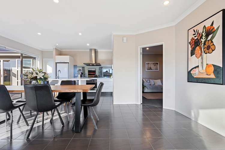 7 Barnsley Crescent West Melton_5