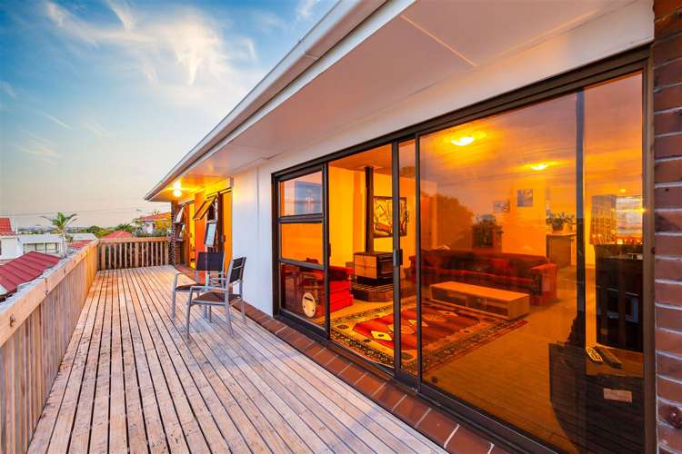 212 Royal Road Massey_30