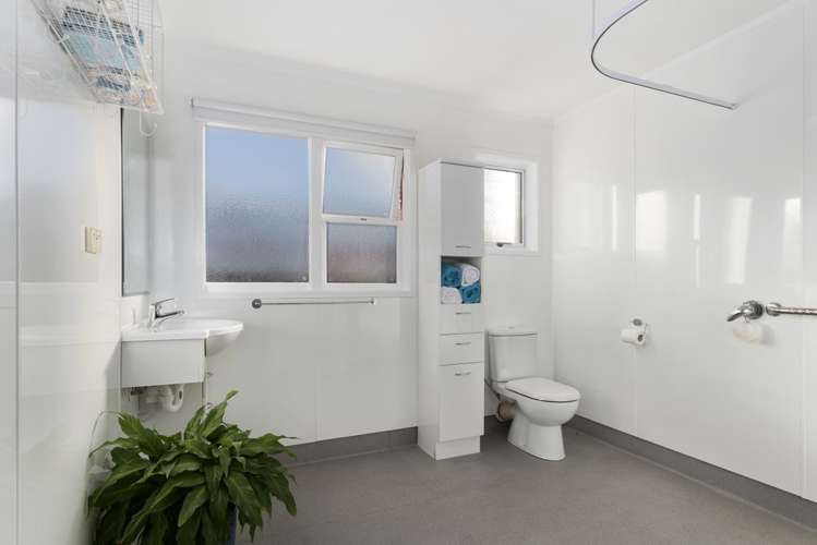 8 Eskdale Road Birkdale_14