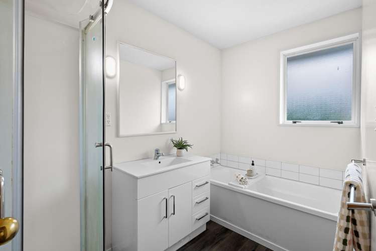 2/35 Peverel Street Riccarton_11