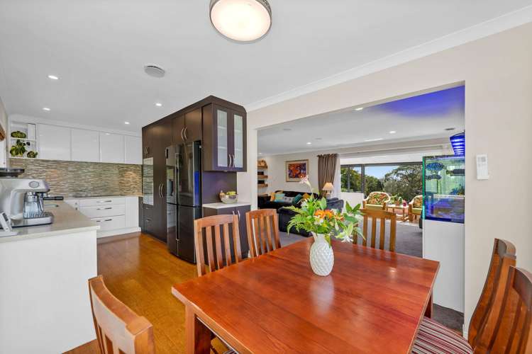 10 Charles Dickens Drive Mellons Bay_10