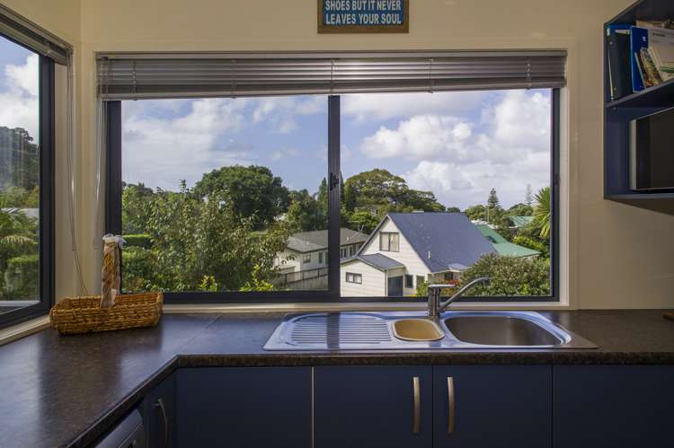 24 Grierson Close Hahei_13