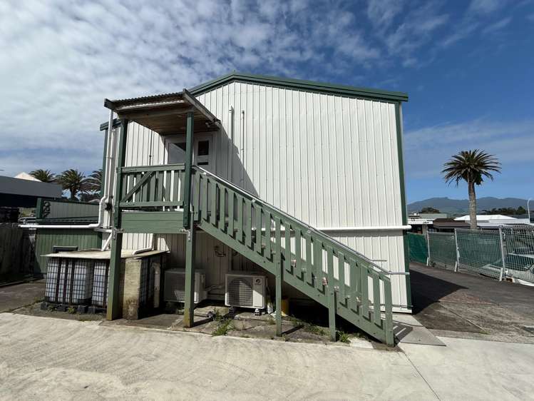 20 Bow Street Raglan_21