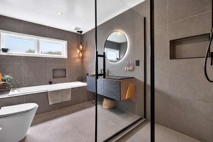64 Larchwood Avenue Westmere_13