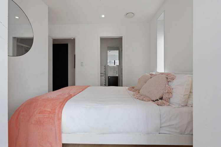 1701/8 Airedale Street City Centre_10