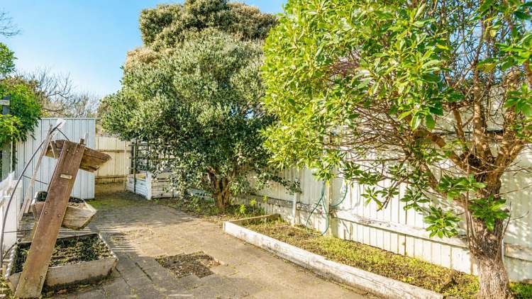 38 Norfolk Crescent Otaki Beach_14