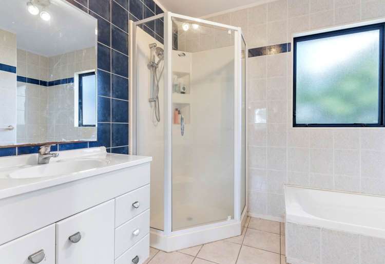 2/66 Spencer Road Pinehill_8