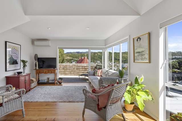 4 BEDROOMS WITH SUN, SCENERY & CHARM
