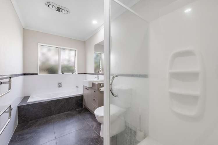 8 Reno Way Flat Bush_9