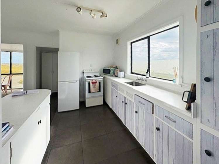 a/21 Ocean Beach Street 1207_1