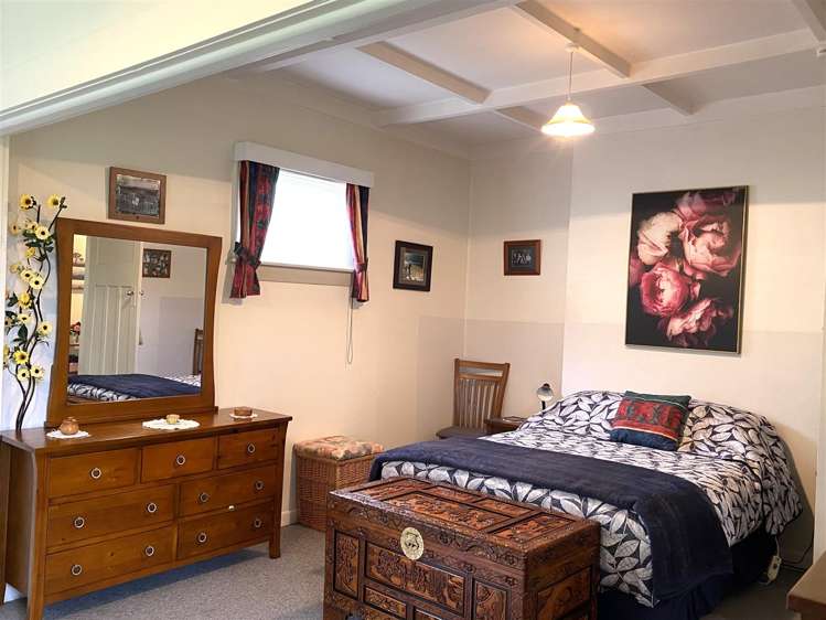 2 Sinnamon Street Reefton_16