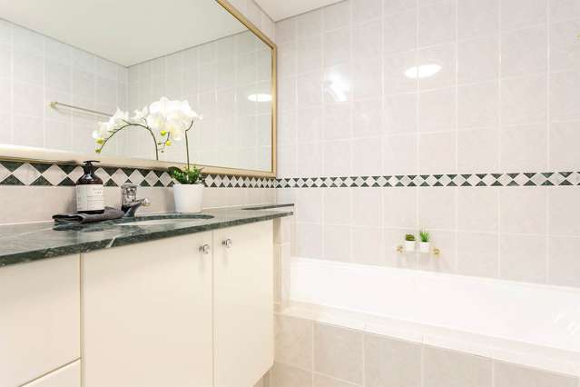 2502/8 Albert Street Auckland Central_3