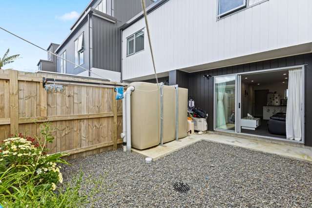 Stunning Townhouse in Mangere East - Must See!