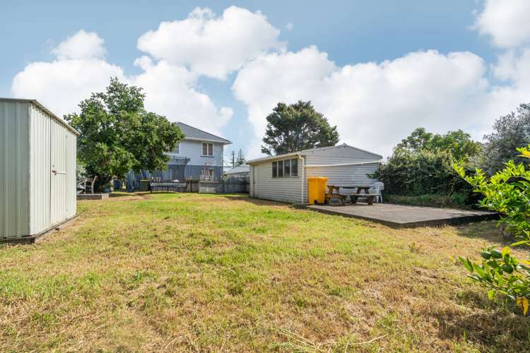43 Flanshaw Rd Te Atatu South Waitakere City Houses for Sale