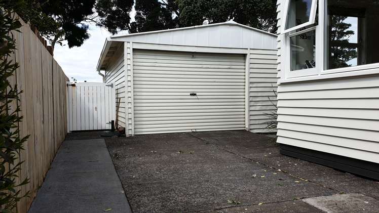 82 Matipo Road Te Atatu Peninsula_13
