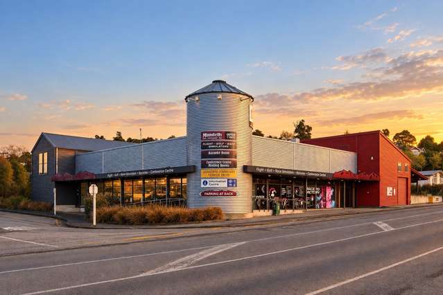 Popular southern tourism venue for sale