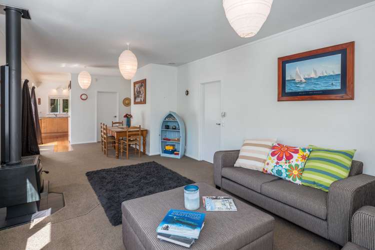 24 Queens Road Waikanae Beach_1