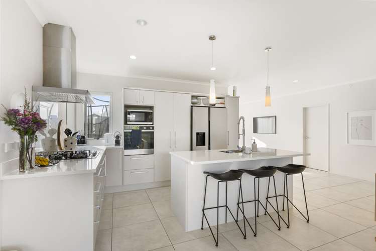 30 Costa Viva Crescent Karaka_3