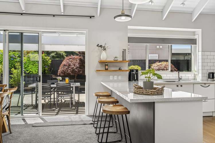 9 Coprosma Crescent Waipahihi_13