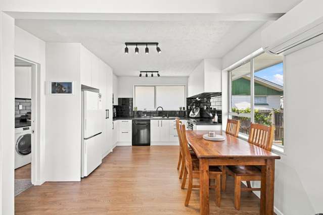2/6 Takapu Place Bromley_2