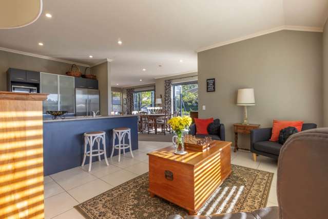 7 Frenz Drive Titirangi_3