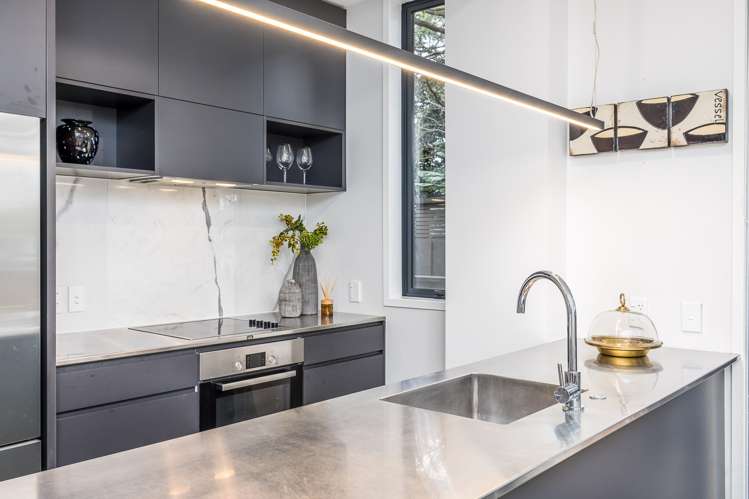 10 Central Road 1703_2