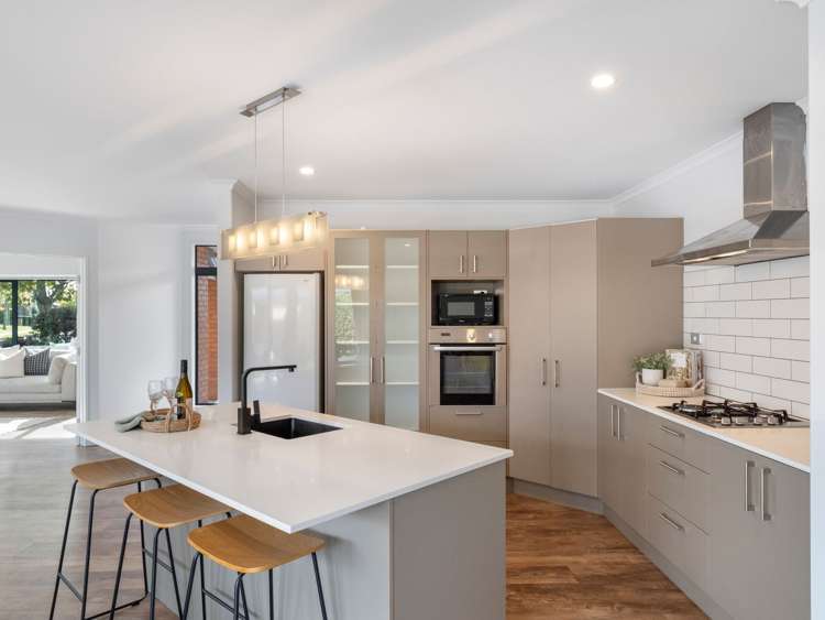 278 Southfield Drive Lincoln_5