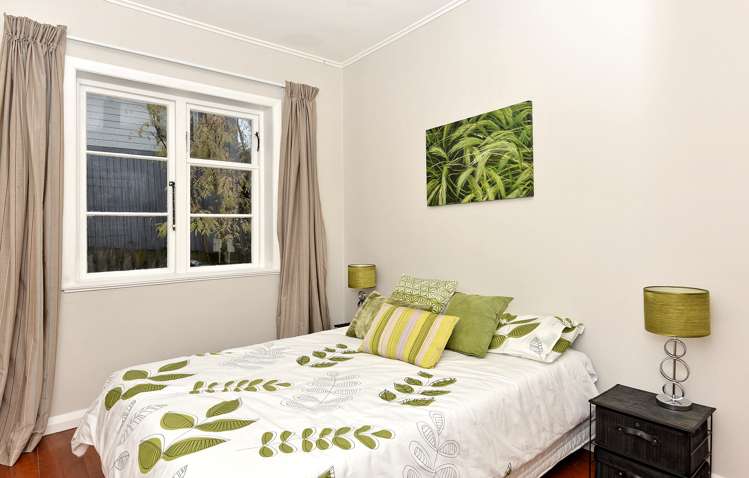 8 Owairaka Avenue Mount Albert_12