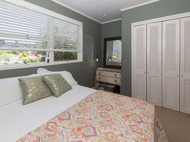 59 Marine Parade Mellons Bay_11