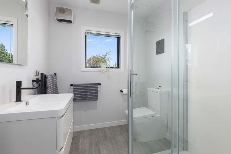 154 Endeavour Drive Whitby_17