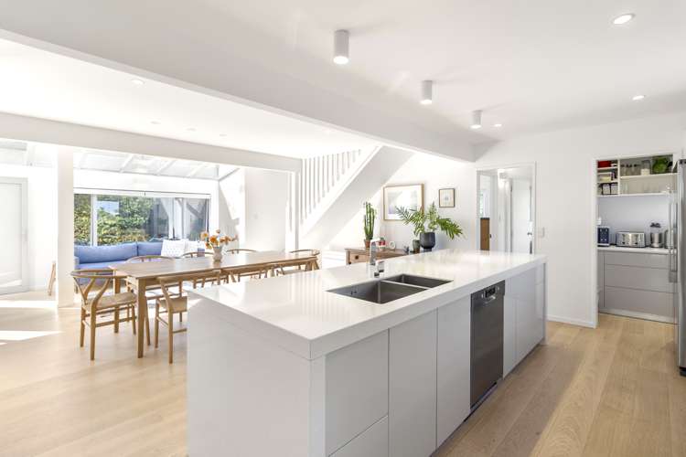 88 Queens Drive Oneroa_12