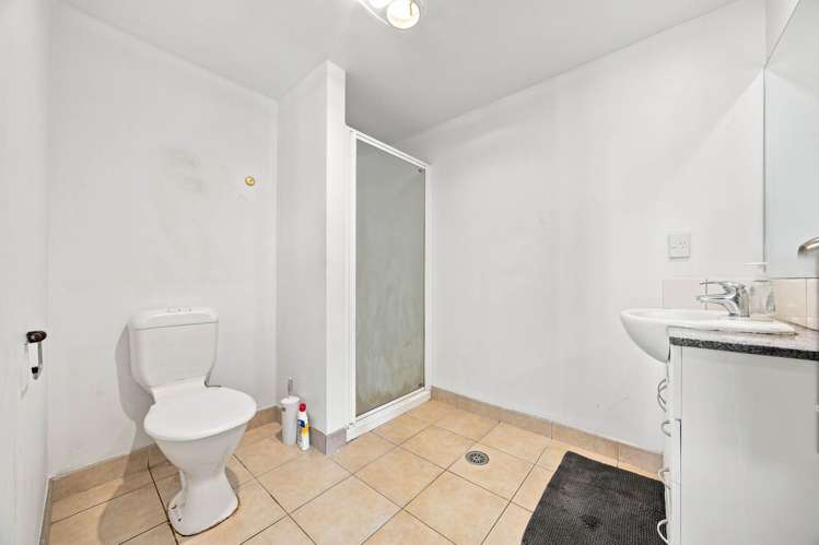 6/12 Crown Lynn Place New Lynn_21