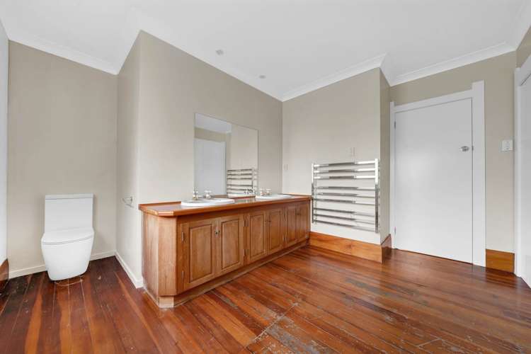 65 Beach Road Pahurehure_21