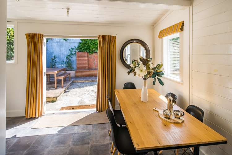 6 Carrington Street Mount Cook_5