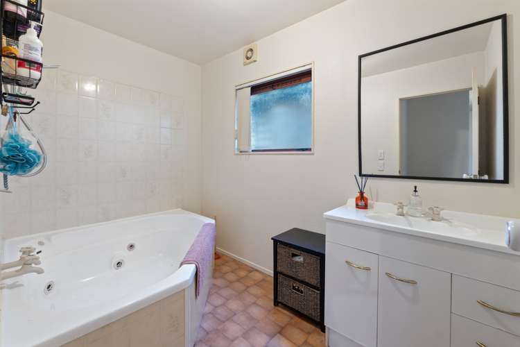 10b Linton Crescent Matua_15