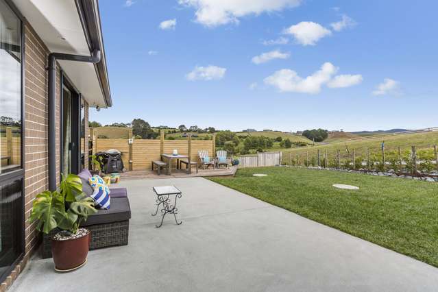 11 Laly Haddon Place Matakana_4