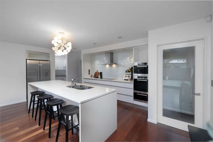 10 Hatton Court Northwood_31