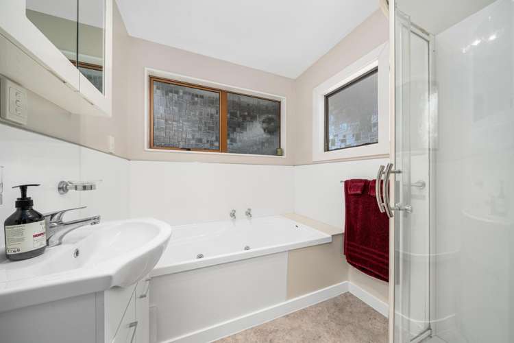 15a Kereru Bend Tawa_14