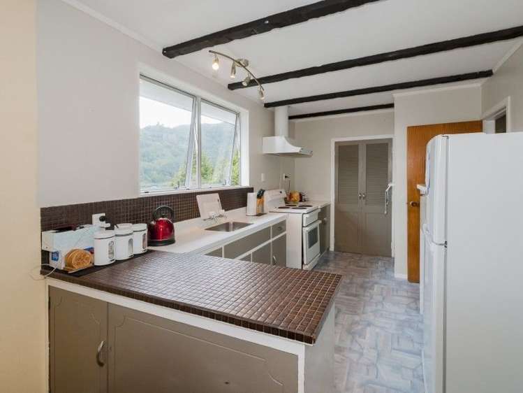 31 Ngahere Street Stokes Valley_17