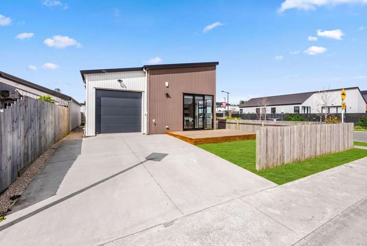 16 Taiororua Avenue Massey_15