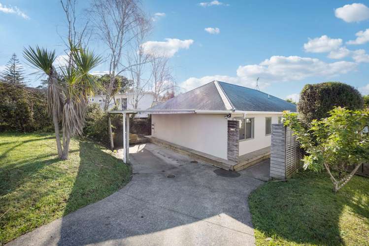 37A Lysander Crescent Beach Haven_13