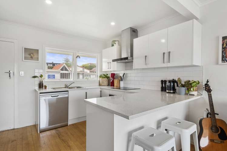 2/7 Hastings Road Mairangi Bay_8