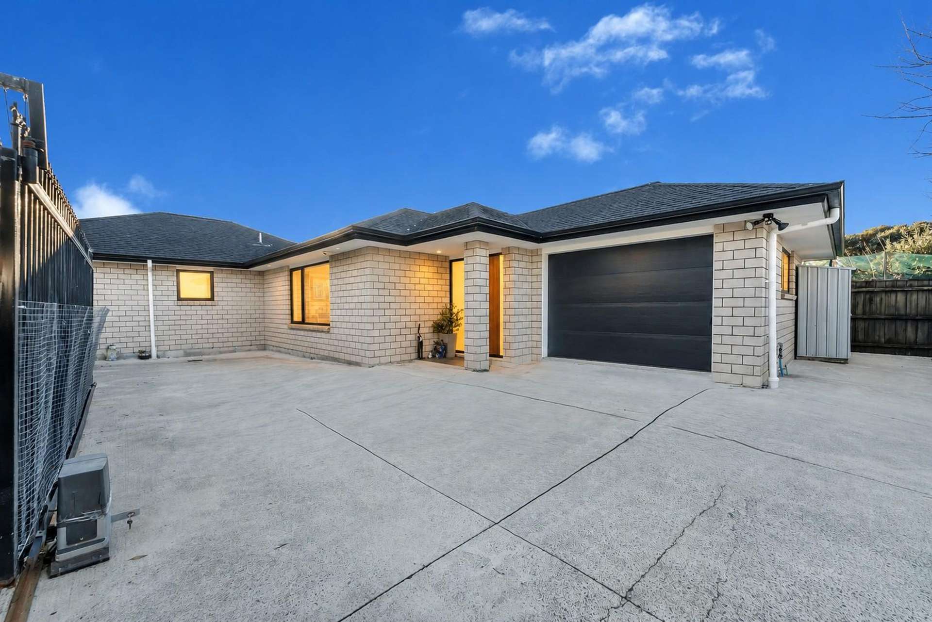 69a Solar Road Glen Eden_0