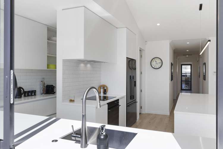 52 Manakura Street Russley_10