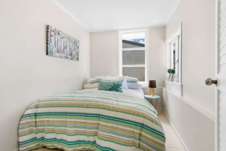 2/42 Pomaria Road Henderson_7