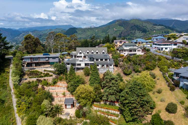 320 Princes Drive Britannia Heights_1