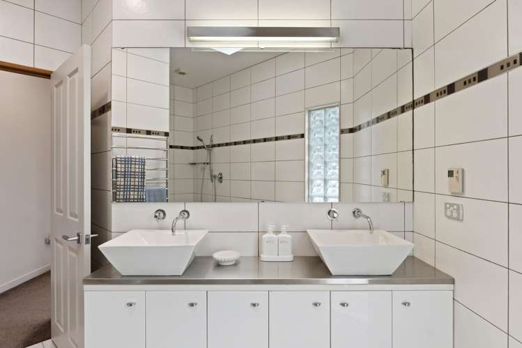 18 Ocean Park Wainui_11