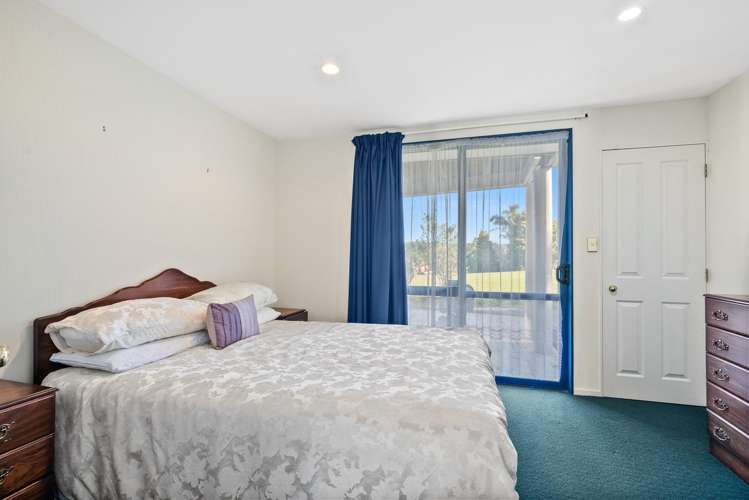 9 Pebble Beach Boulevard Te Kamo_6