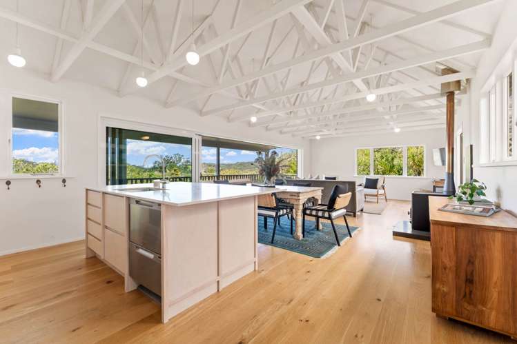 6 Young Street Mahurangi East_9